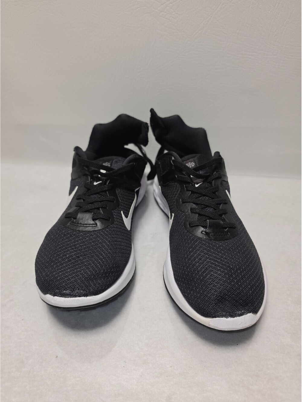 BOOM! SCHMLIKE NEW- Nike Revolution Running Shoes Sneakers Men's Trainers